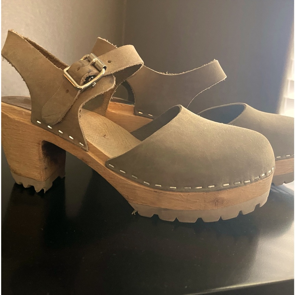 MIA brand khaki colored clogs size 38, which is a size 8 in US.